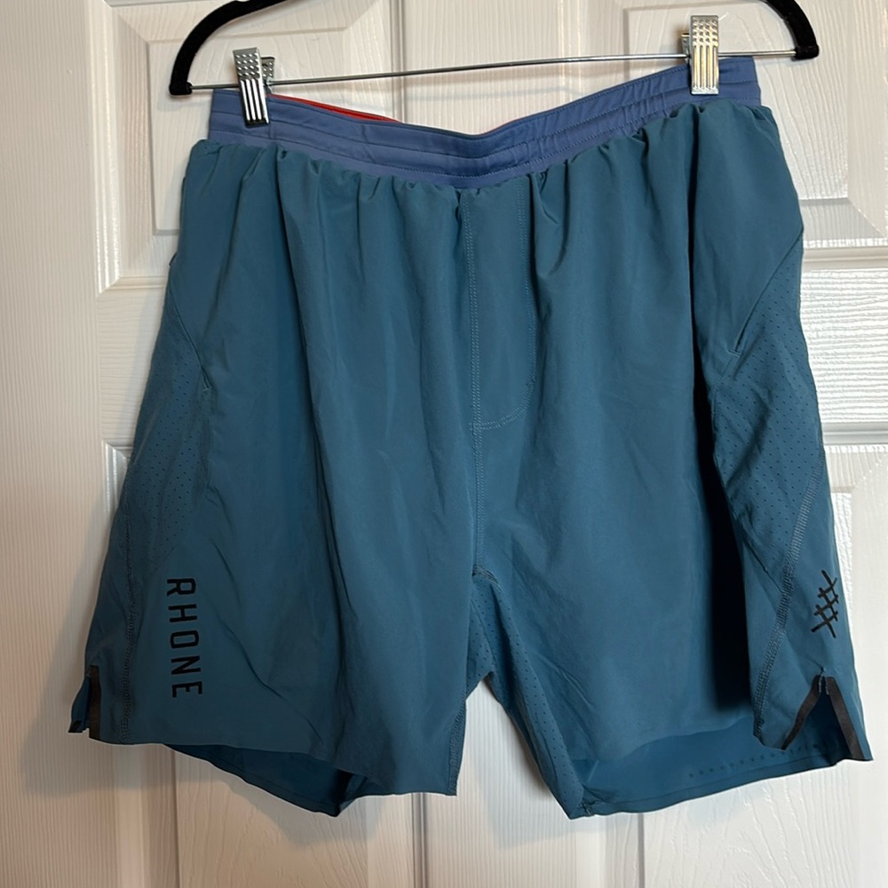 Rhone men’s blue lined 6” inseam athletic shorts size large